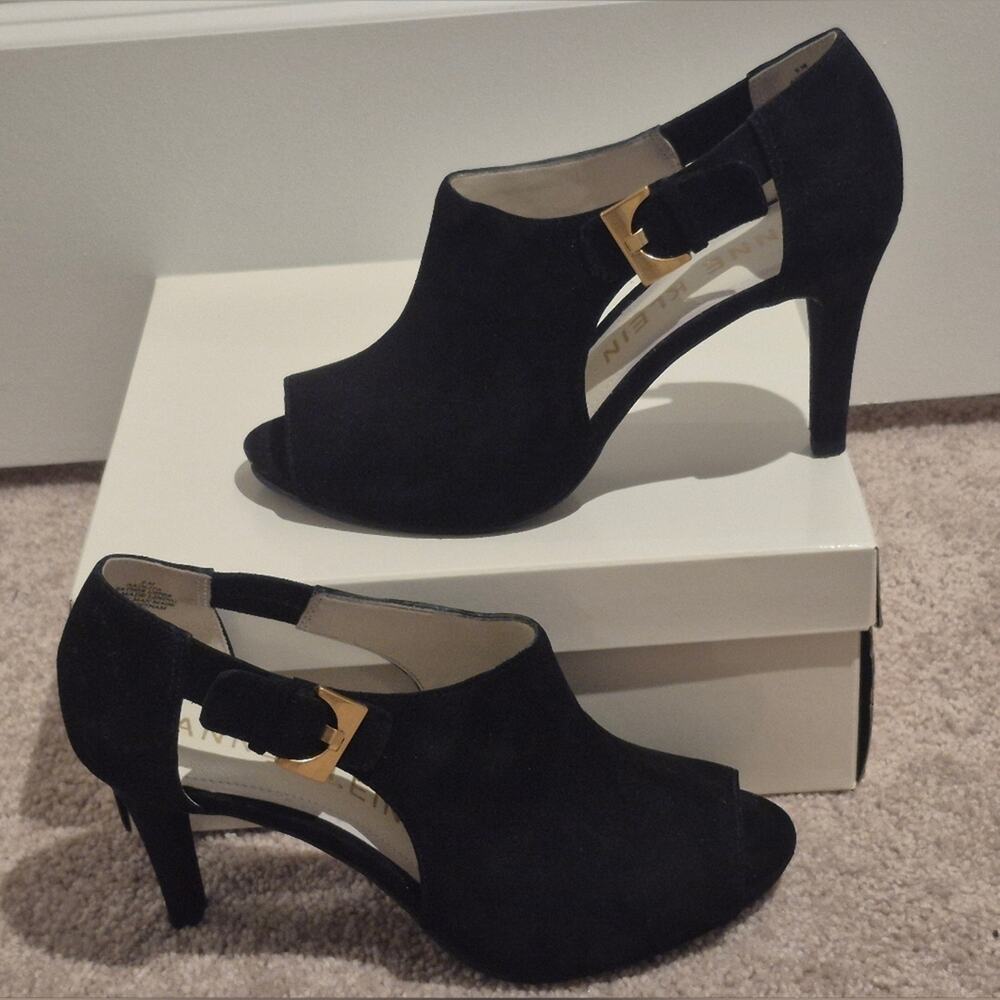 Anne Klein | EUC | Black Suede with Gold Buckle | Heels | Size 9M